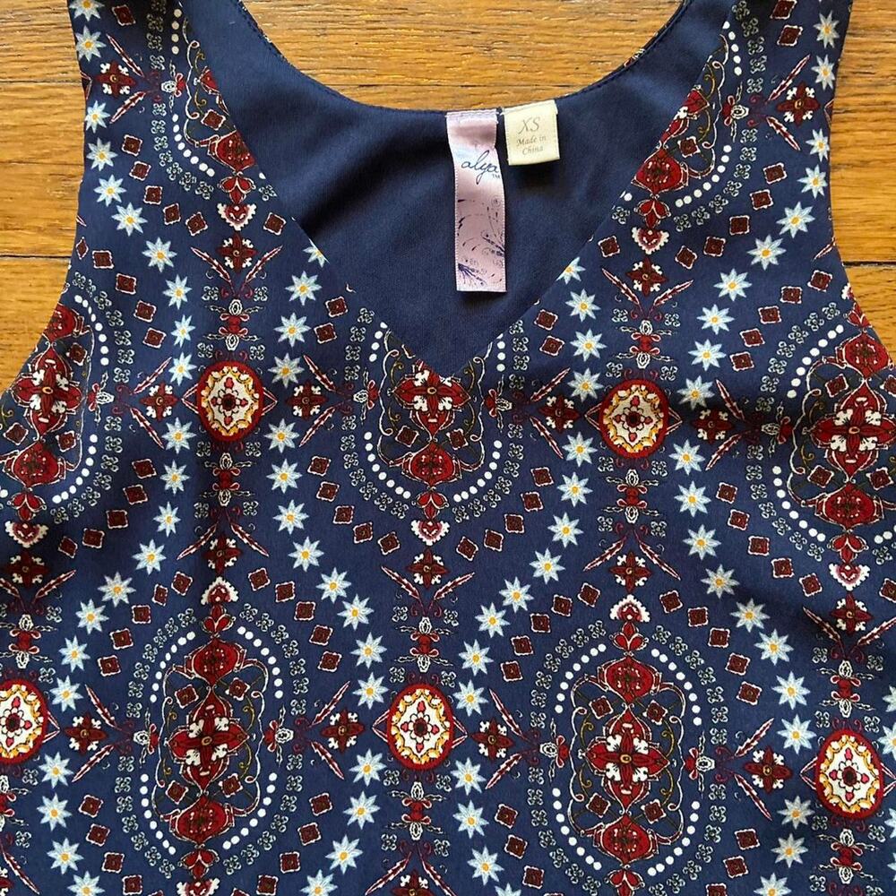 ALYA Navy Blue Floral Layered V-Neck Top w/Tassels sz X-Small - Picture 6 of 8